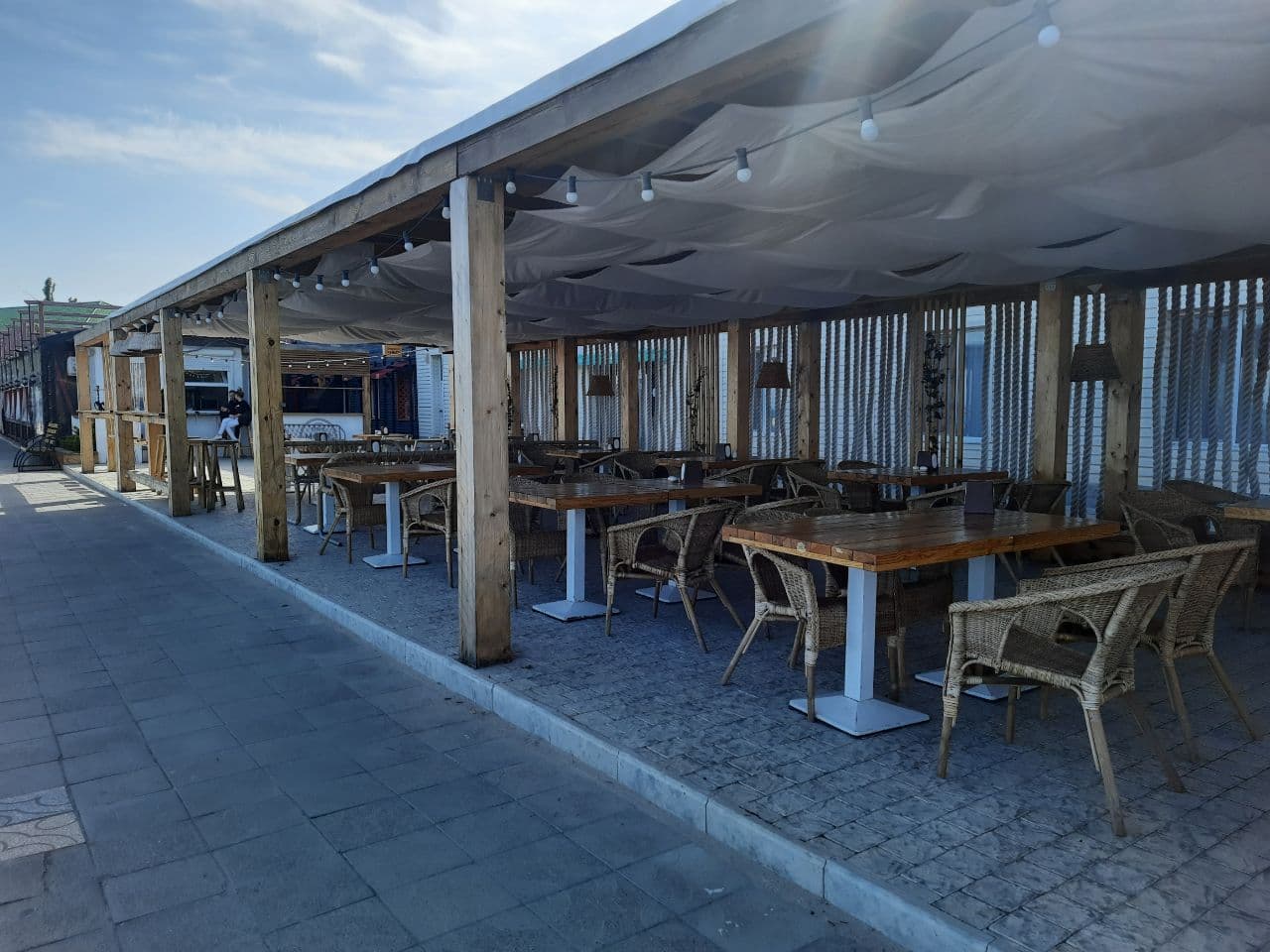 От "Ланжерона" до "Аркадии": как одесские пляжи готовятся к лету. Фото Марины Повертайло