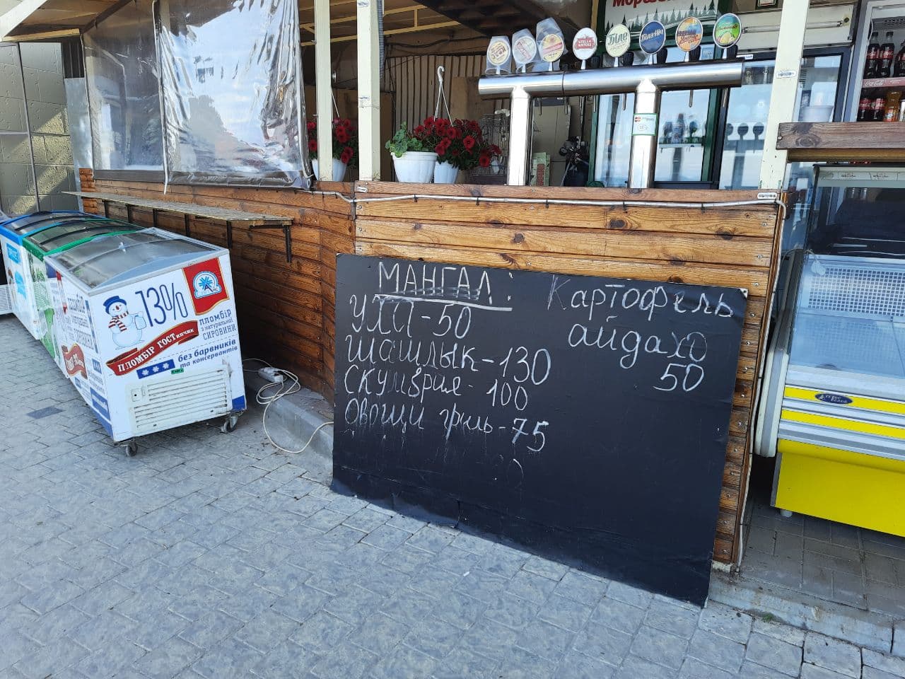 От "Ланжерона" до "Аркадии": как одесские пляжи готовятся к лету. Фото Марины Повертайло