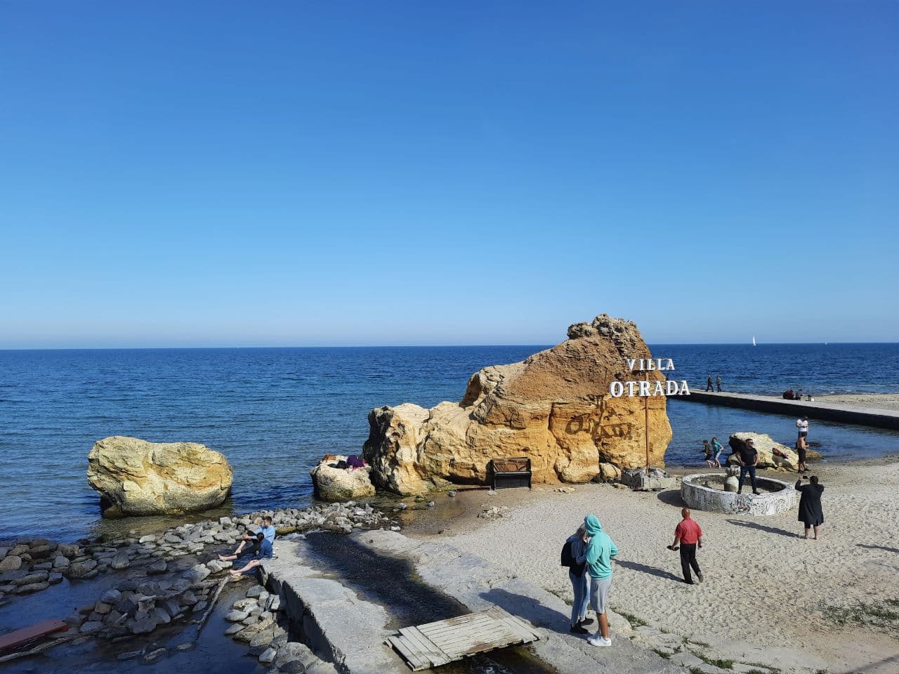 От "Ланжерона" до "Аркадии": как одесские пляжи готовятся к лету. Фото Марины Повертайло