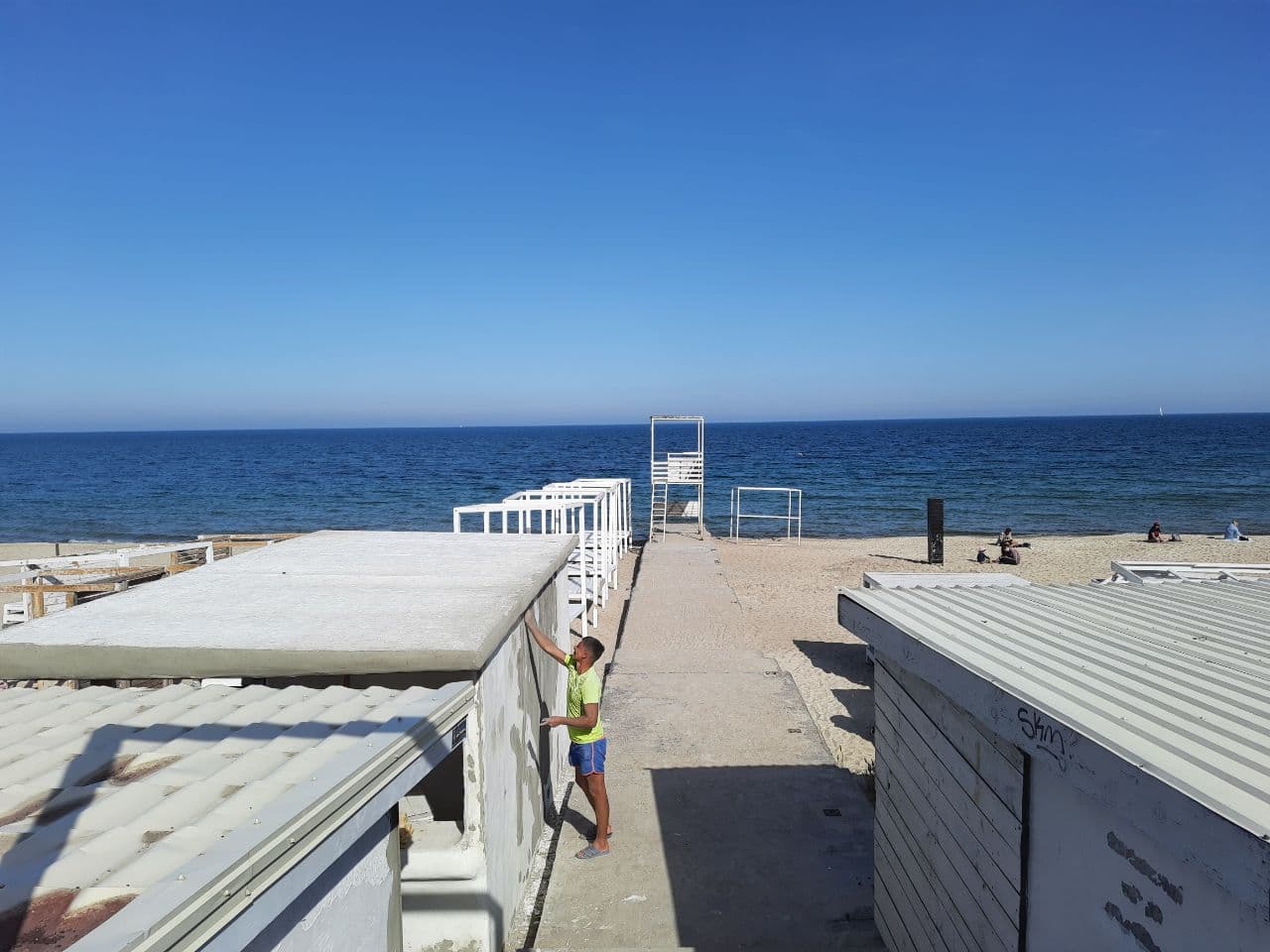 От "Ланжерона" до "Аркадии": как одесские пляжи готовятся к лету. Фото Марины Повертайло