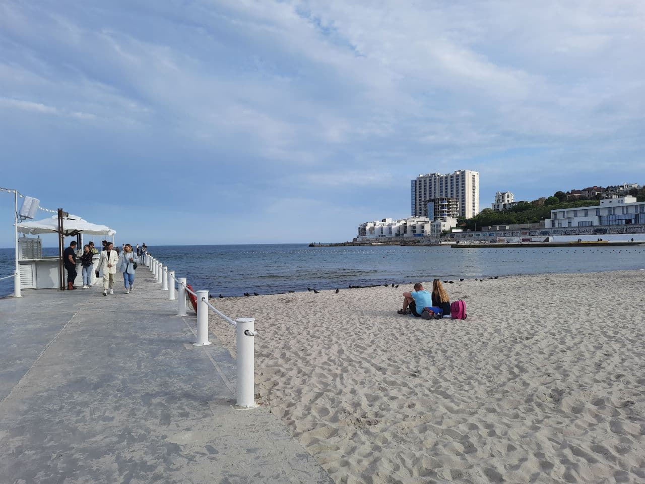 От "Ланжерона" до "Аркадии": как одесские пляжи готовятся к лету. Фото Марины Повертайло