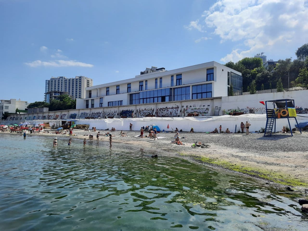 Муниципальный пляж в Аркадии. Фото Марины Повертайло