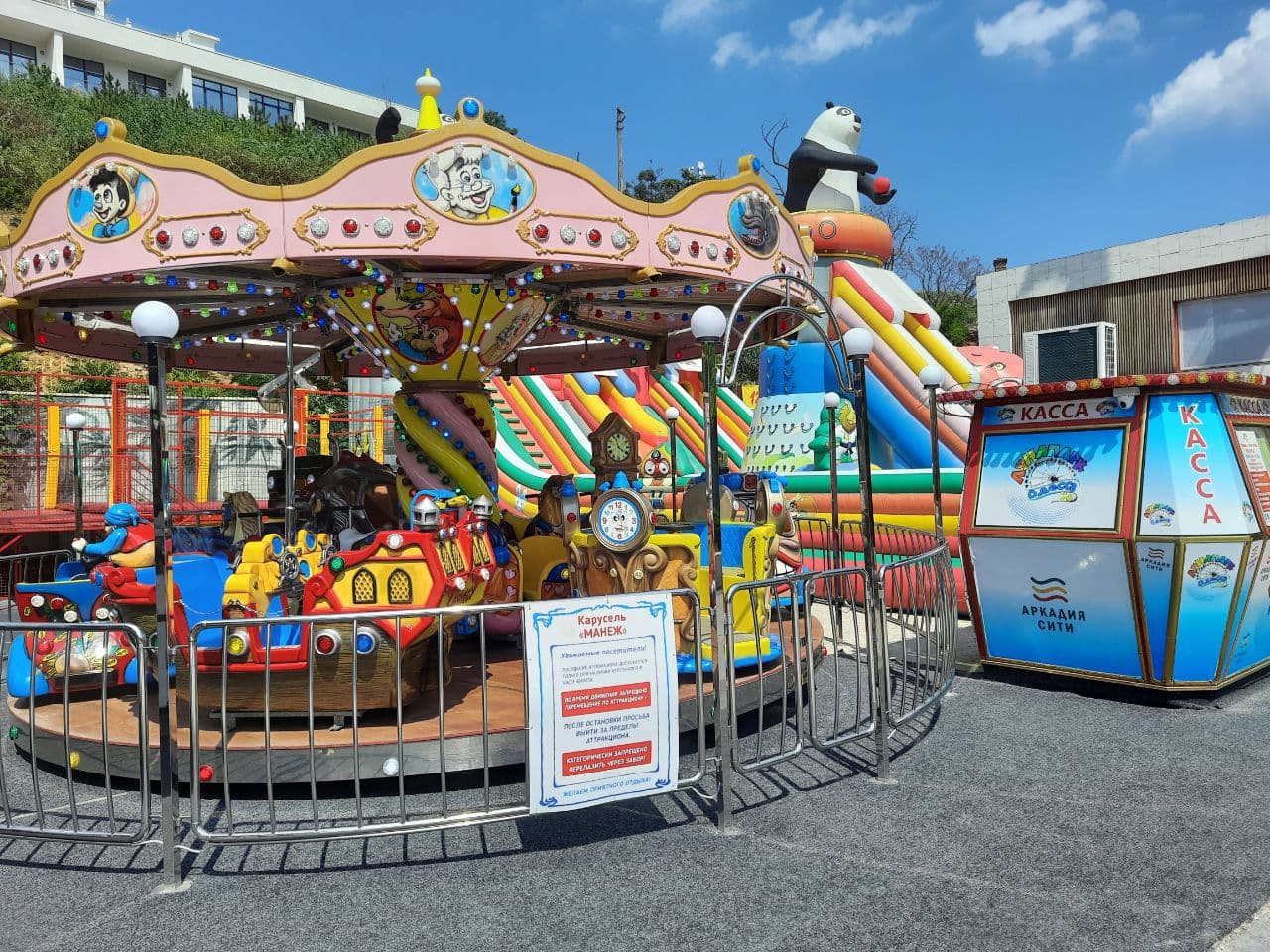 Пляжные клубы, рестораны и аквапарк: чем заняться в одесской Аркадии. Фото Марины Повертайло