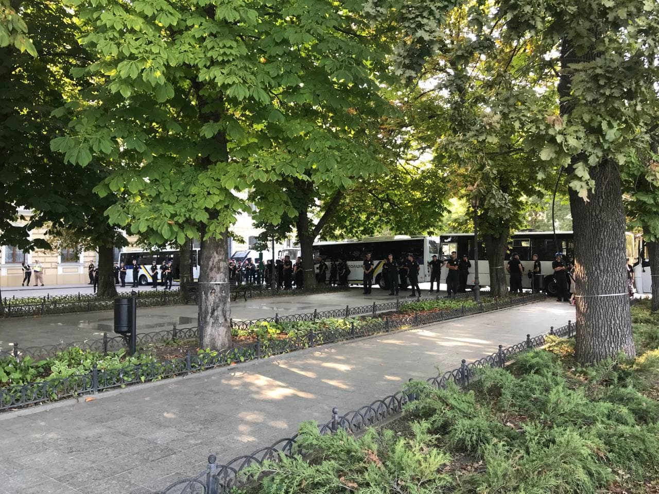 Перекрытие Приморского бульвара на подходе в точке сбора "Одесса Прайд" 2021 года. Фото: Александра Дедюлина