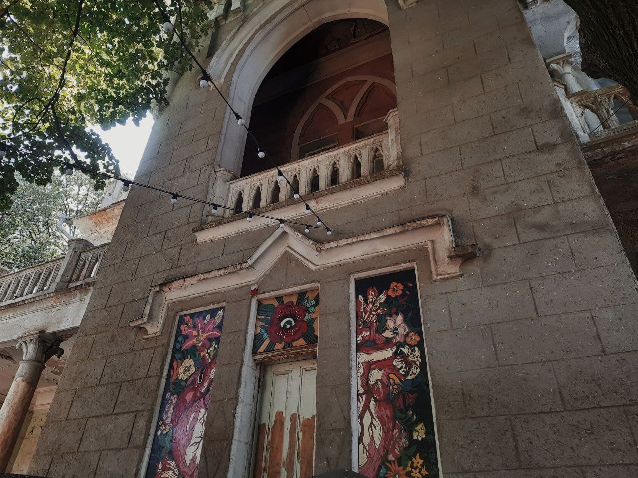 Замок Монстров (Дача Анатра) на Французском бульваре. Фото Марины Повертайло