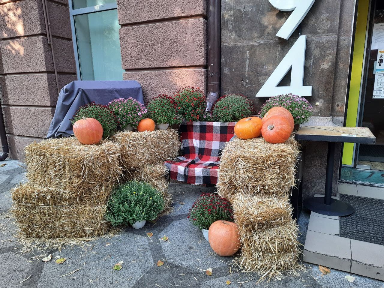 Кафе 1974 на улице Дерибасовской, 12. Фото Марины Повертайло