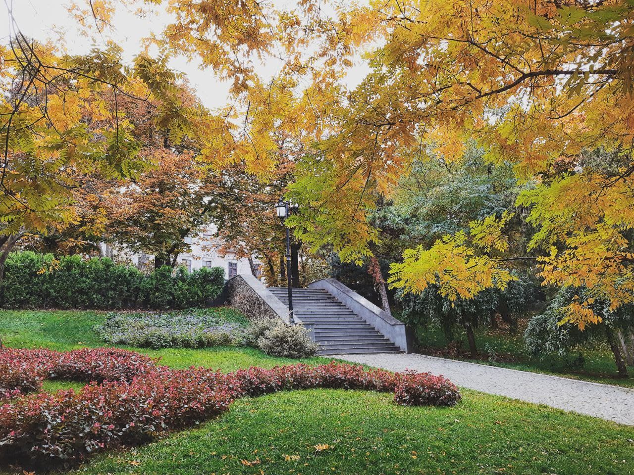 Стамбульский парк в Одессе в октябре 2021 года. Фото Марины Повертайло