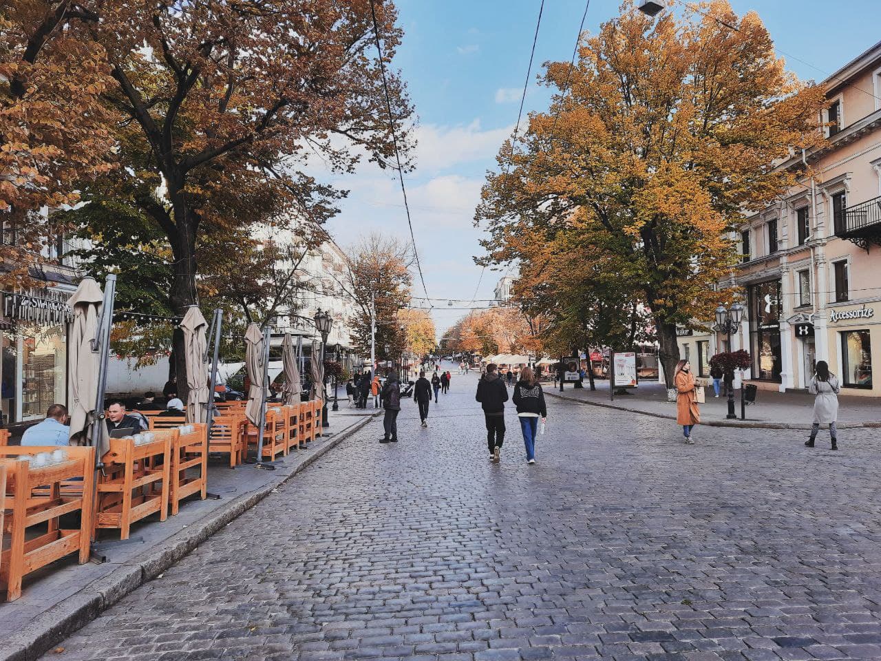 Дерибасовская в Одессе в октябре 2021 года. Фото Марины Повертайло