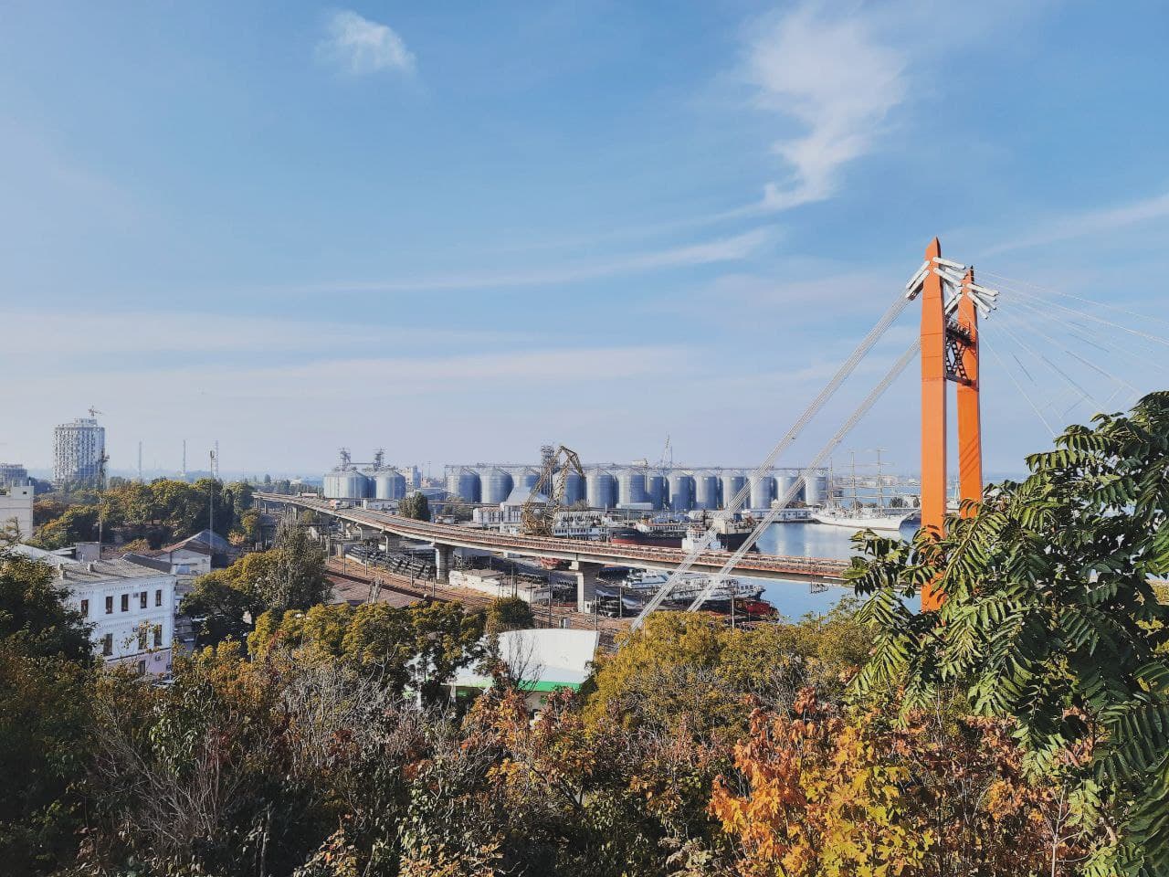 Вид на порт в Одессе в октябре 2021 года. Фото Марины Повертайло