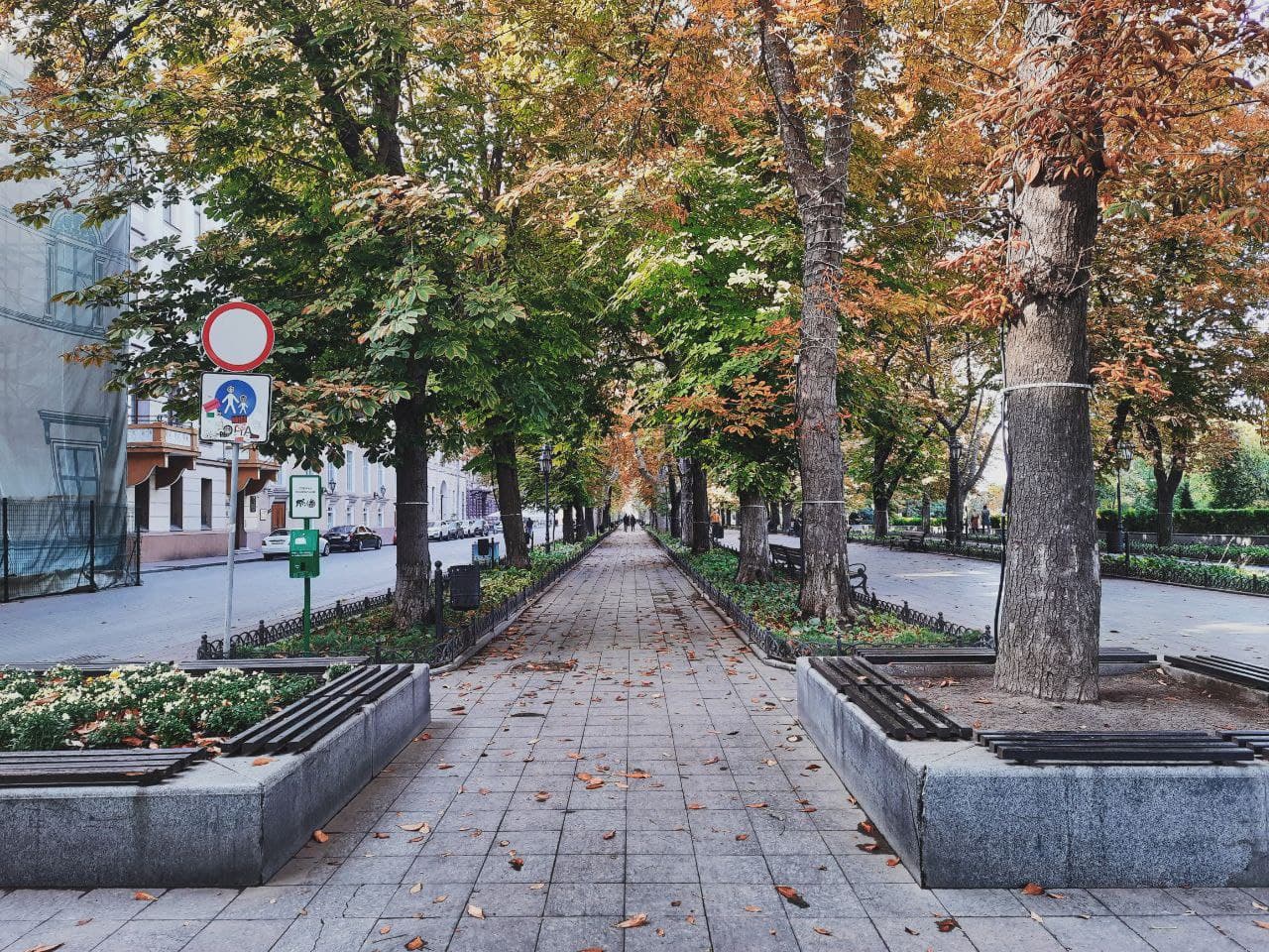 Думская площадь в Одессе в октябре 2021 года. Фото Марины Повертайло