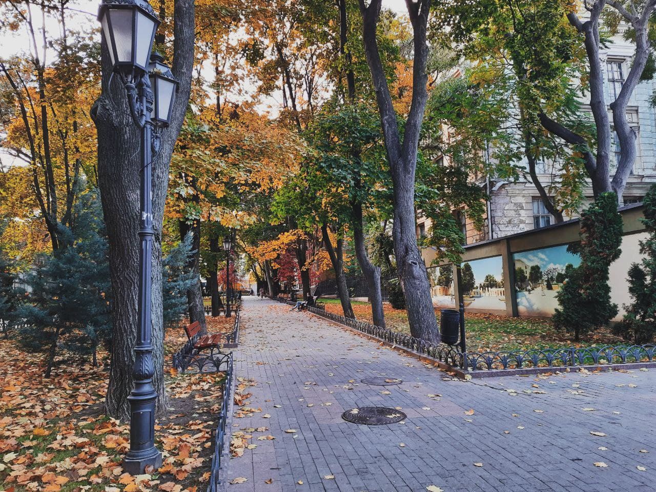 Горсад в Одессе в октябре 2021 года. Фото Марины Повертайло