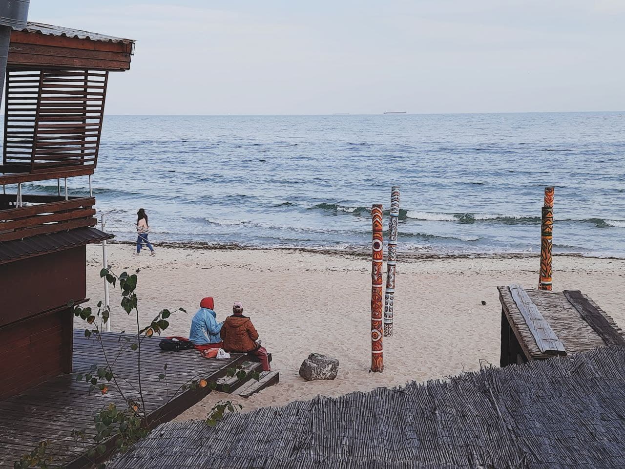 Пляж "Отрада" в Одессе в октябре 2021 года. Фото Марины Повертайло