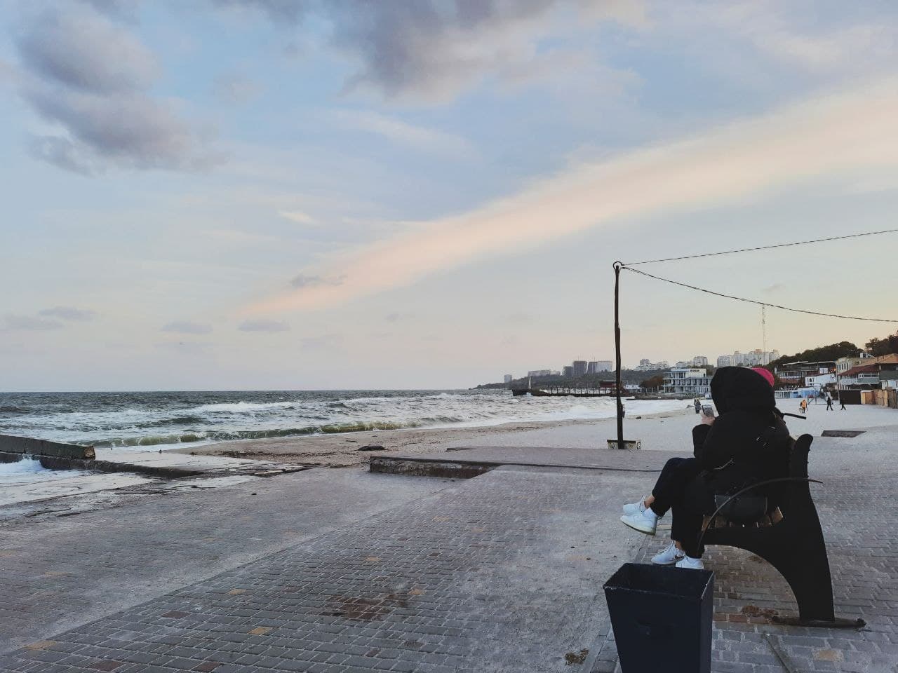 Пляж "Отрада" в Одессе в октябре 2021 года. Фото Марины Повертайло