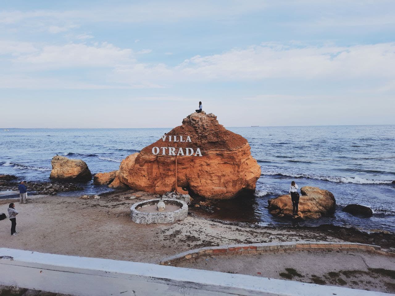 Пляж "Отрада" в Одессе в октябре 2021 года. Фото Марины Повертайло