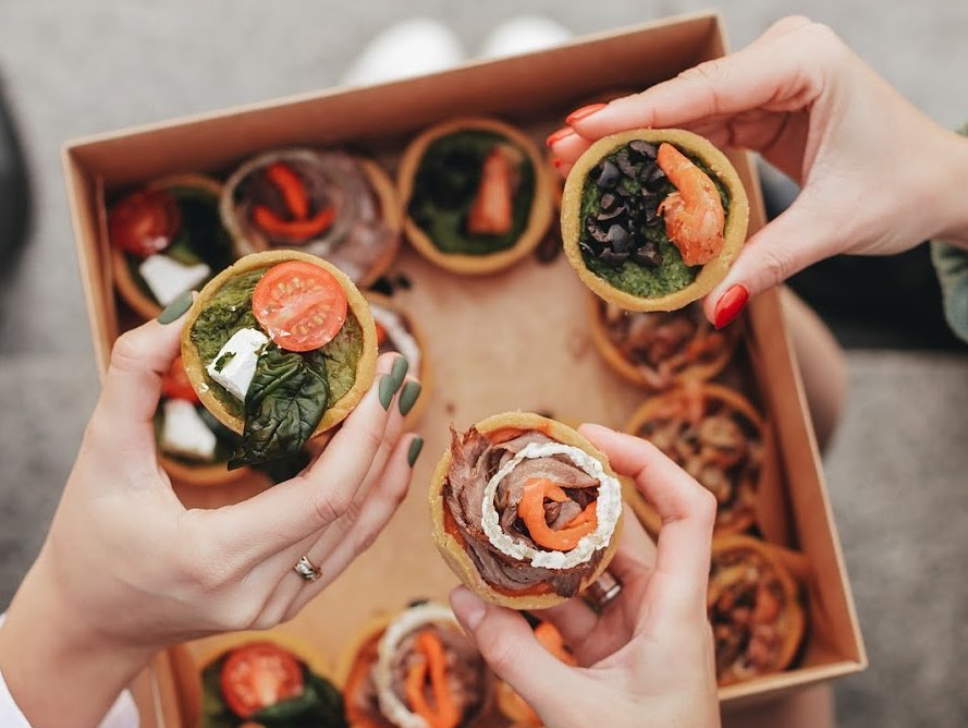 Праздник без забот: где в Одессе заказать новогоднее меню с доставкой. Box catering