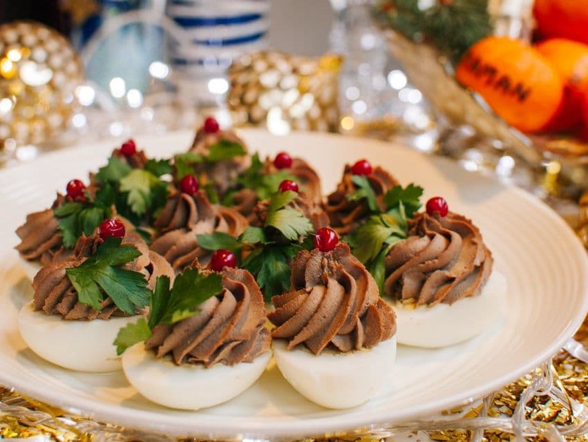 Праздник без забот: где в Одессе заказать новогоднее меню с доставкой. Maman