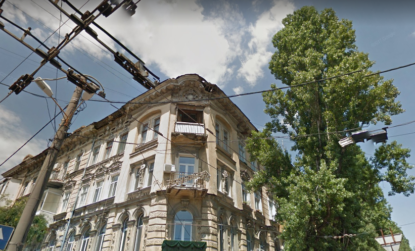Карниз дома на углу Канатной и Большой Арнаутской. Фото: Google