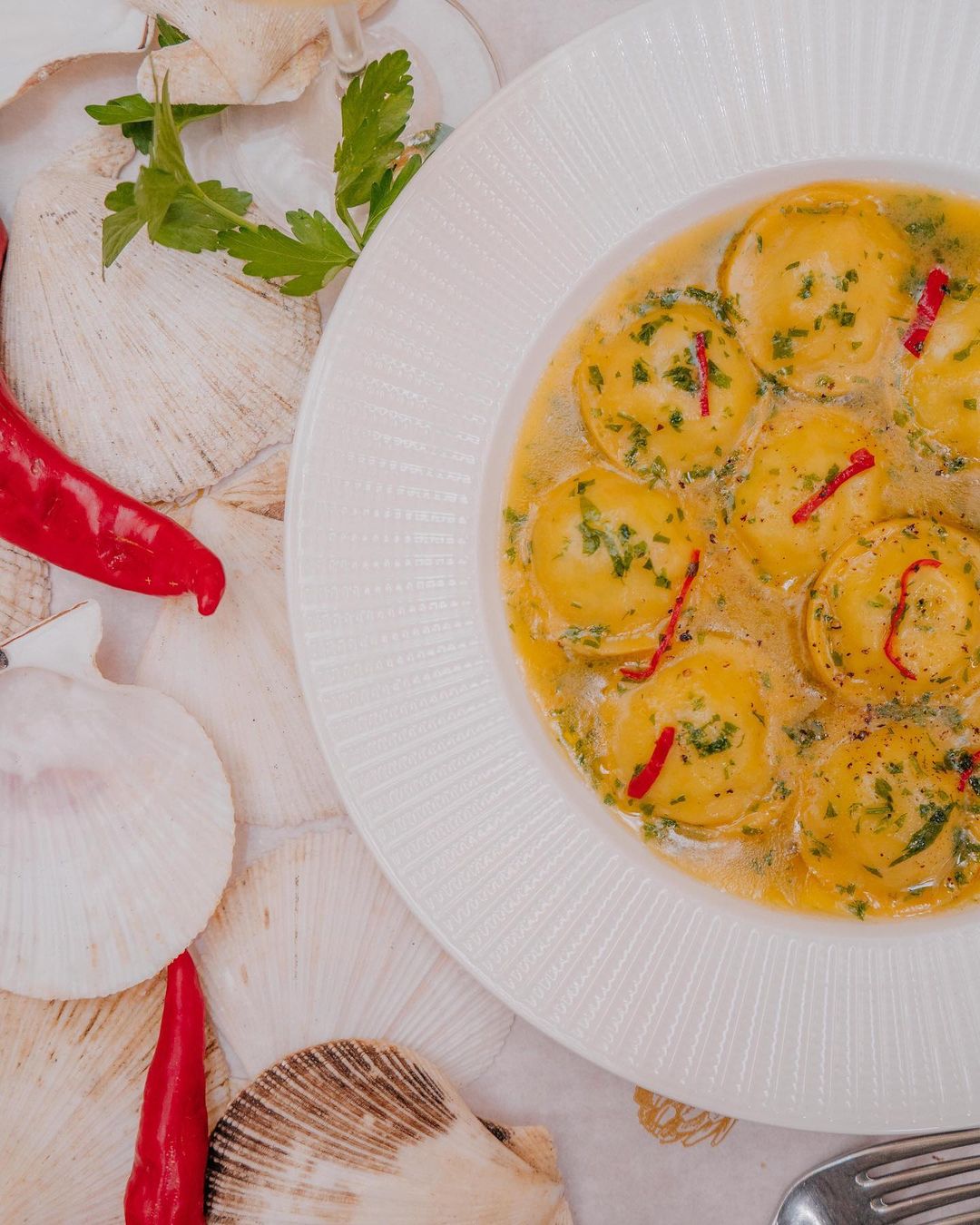 Равиолини с гребешками и сицилийской рикоттой в ресторане Tavernetta. Фото: instagram.com/tavernetta.odessa