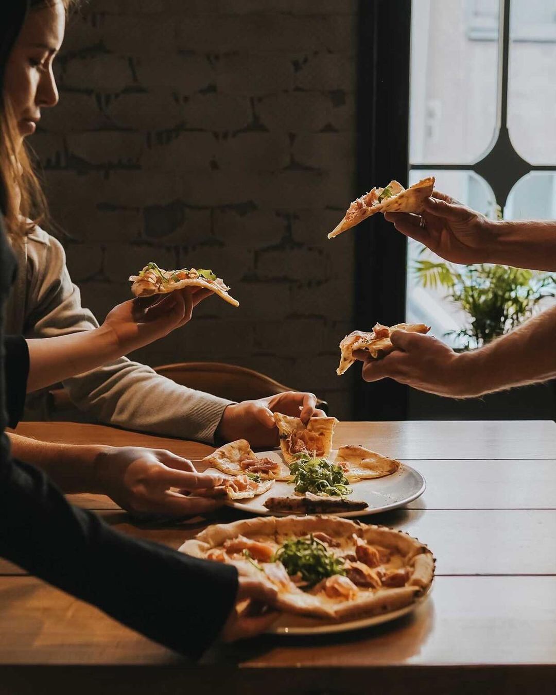 Возьми четвероногих друзей с собой: 10 pet-friendly заведений в Одессе. Odesa Food Market