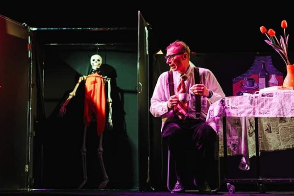 Спектакль "Три плюс кот". Фото: Дом Актера