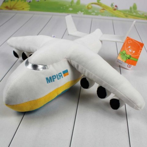 Игрушечный самолет АН-225 "Мечта".