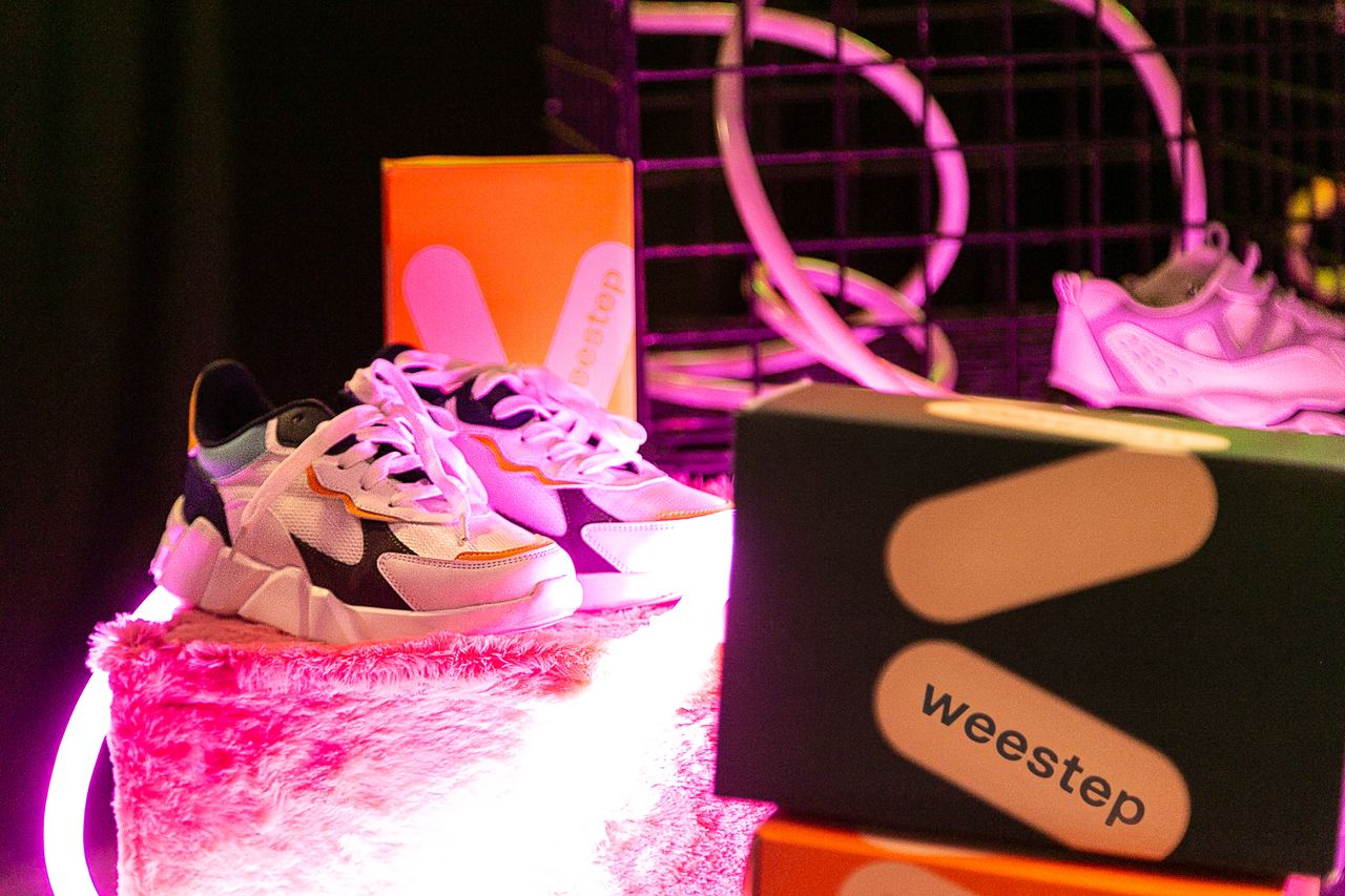 Анна Тринчер презентует клип и макси-сингл "БЛА БЛА БЛА"