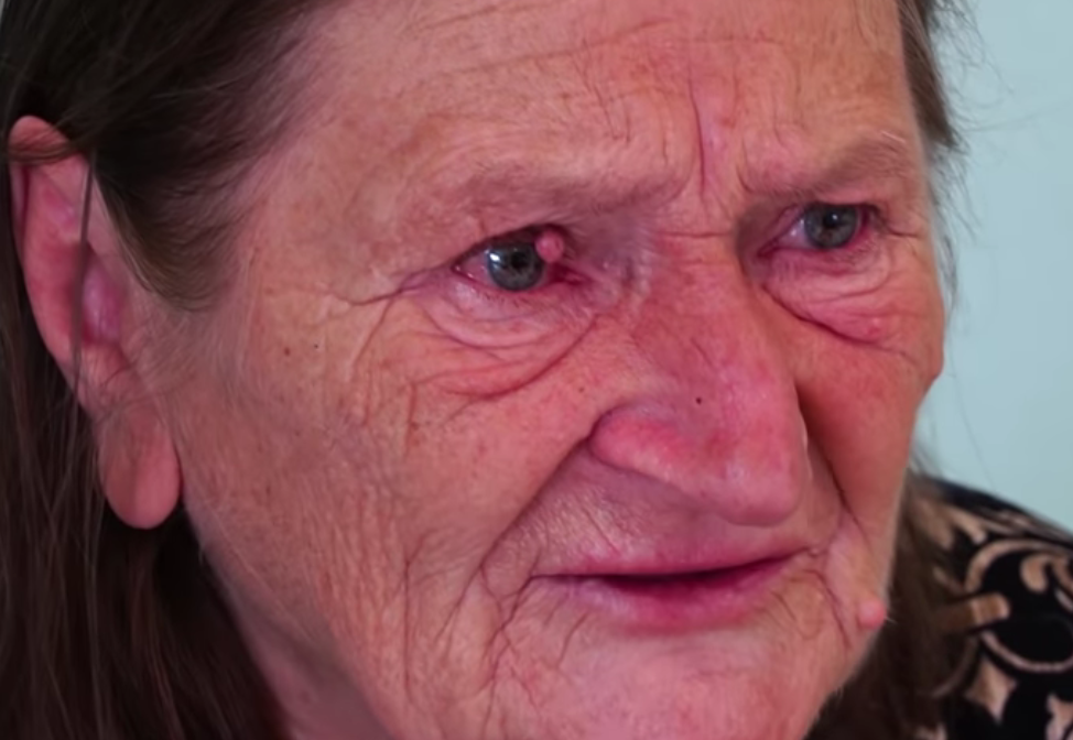 До слез: как одесситка нашла свою мать спустя 21 год. Скриншот из видео "УСИ"