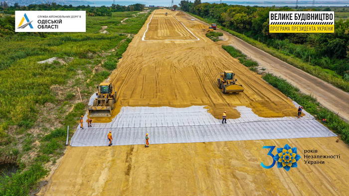 В порт Одессы прокладывают новую широкую дорогу. Фото: Укравтодор