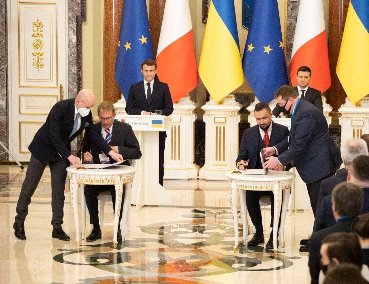 Подписание протокола.