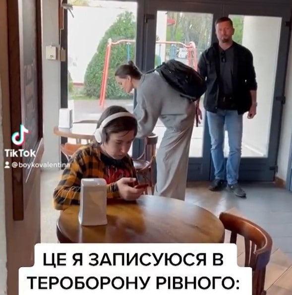 В Сети появились мемы о приезде Анджелины Джоли в Украину: подборка.