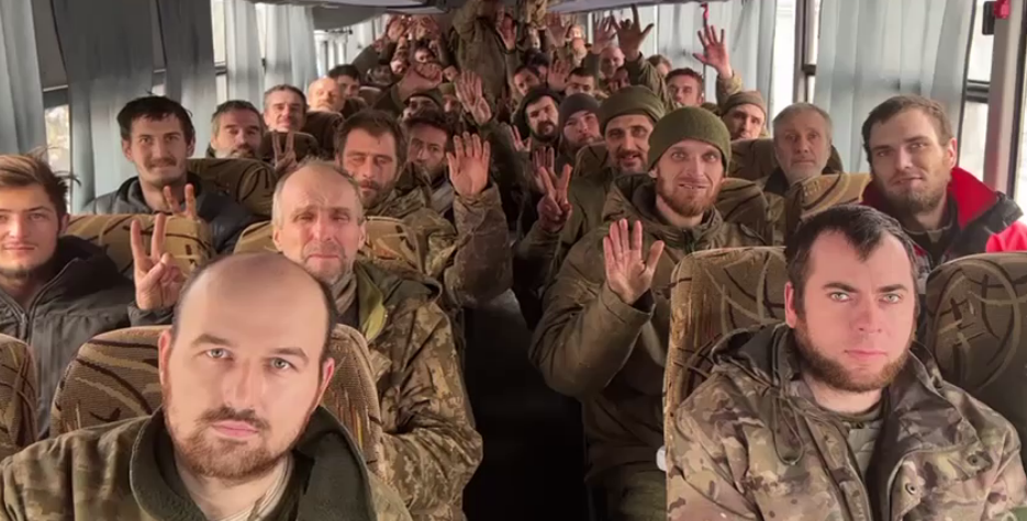 Украина вернула 116 военных и гражданских, попавших в плен РФ.