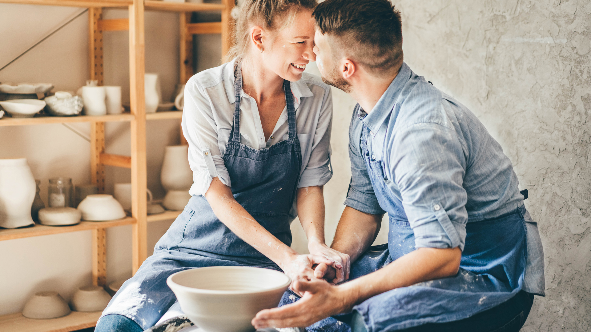 Что подарить любимому человеку на День влюбленных: подборка идей.