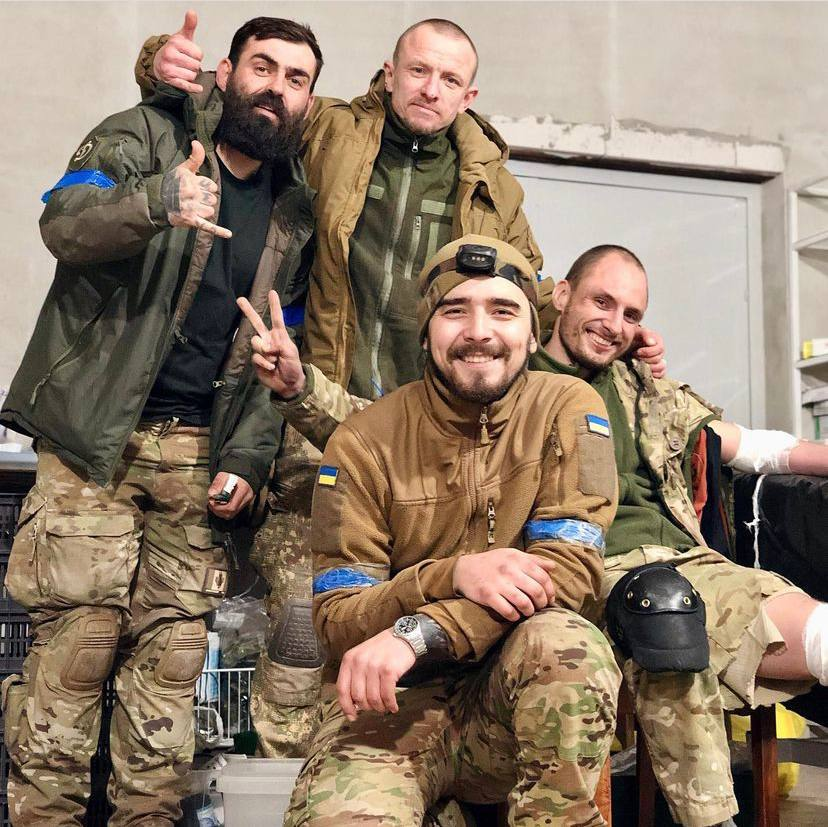 В Мариуполе погиб военный "Азова" и поэт Сергей Скальд.