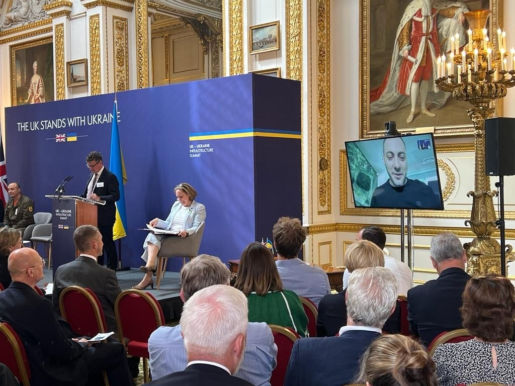 Бизнес Британии поможет восстанавливать разрушенную инфраструктуру Украины.