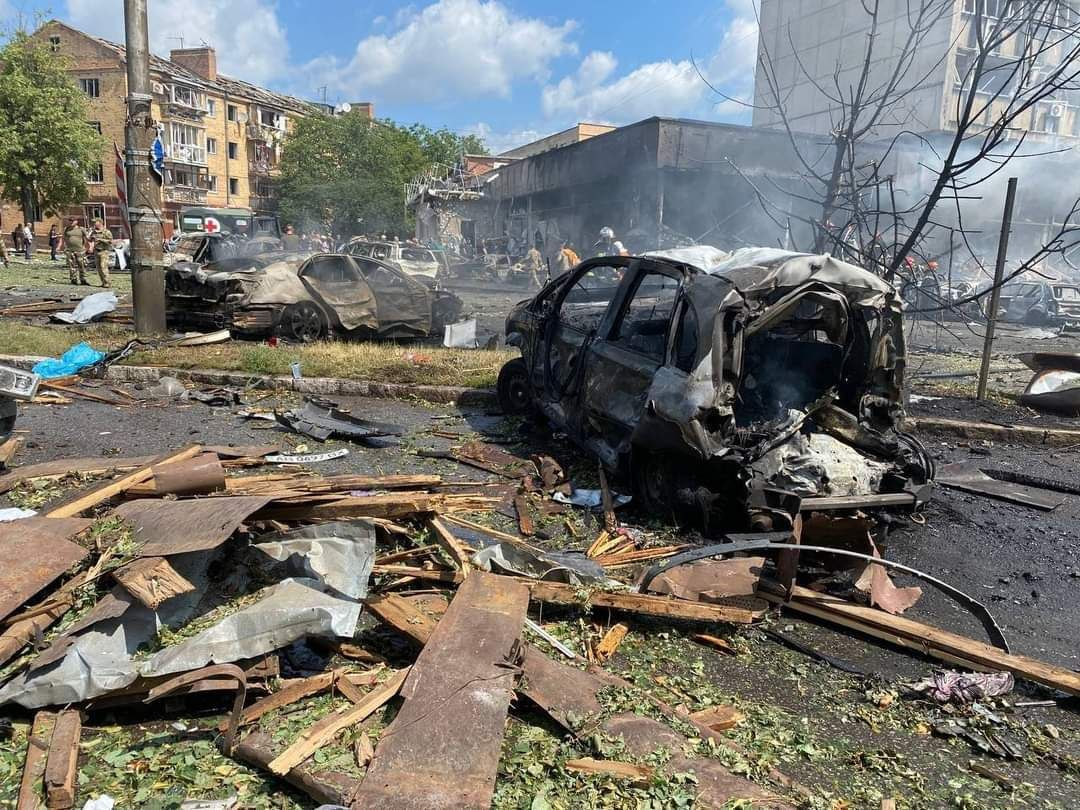 В Виннице ракета попала в гражданскую инфраструктуру: есть погибшие.