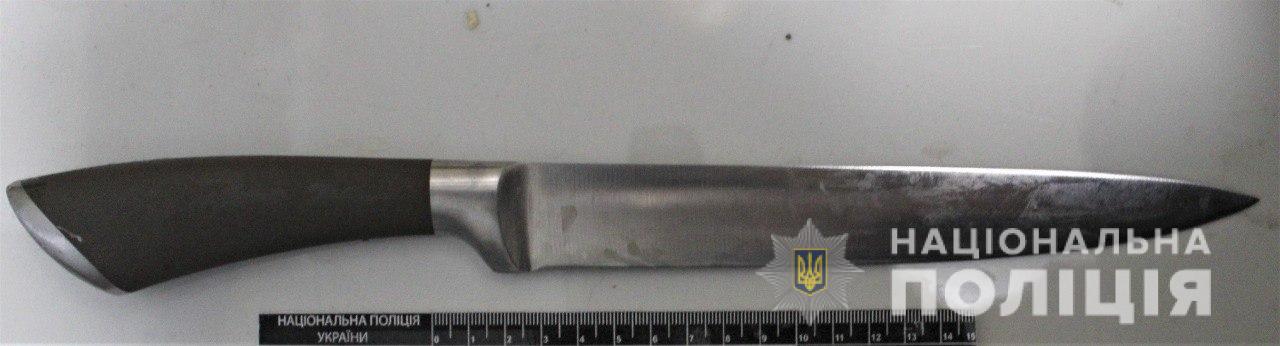 В Одессе парень нанес товарищу ножевое ранение.