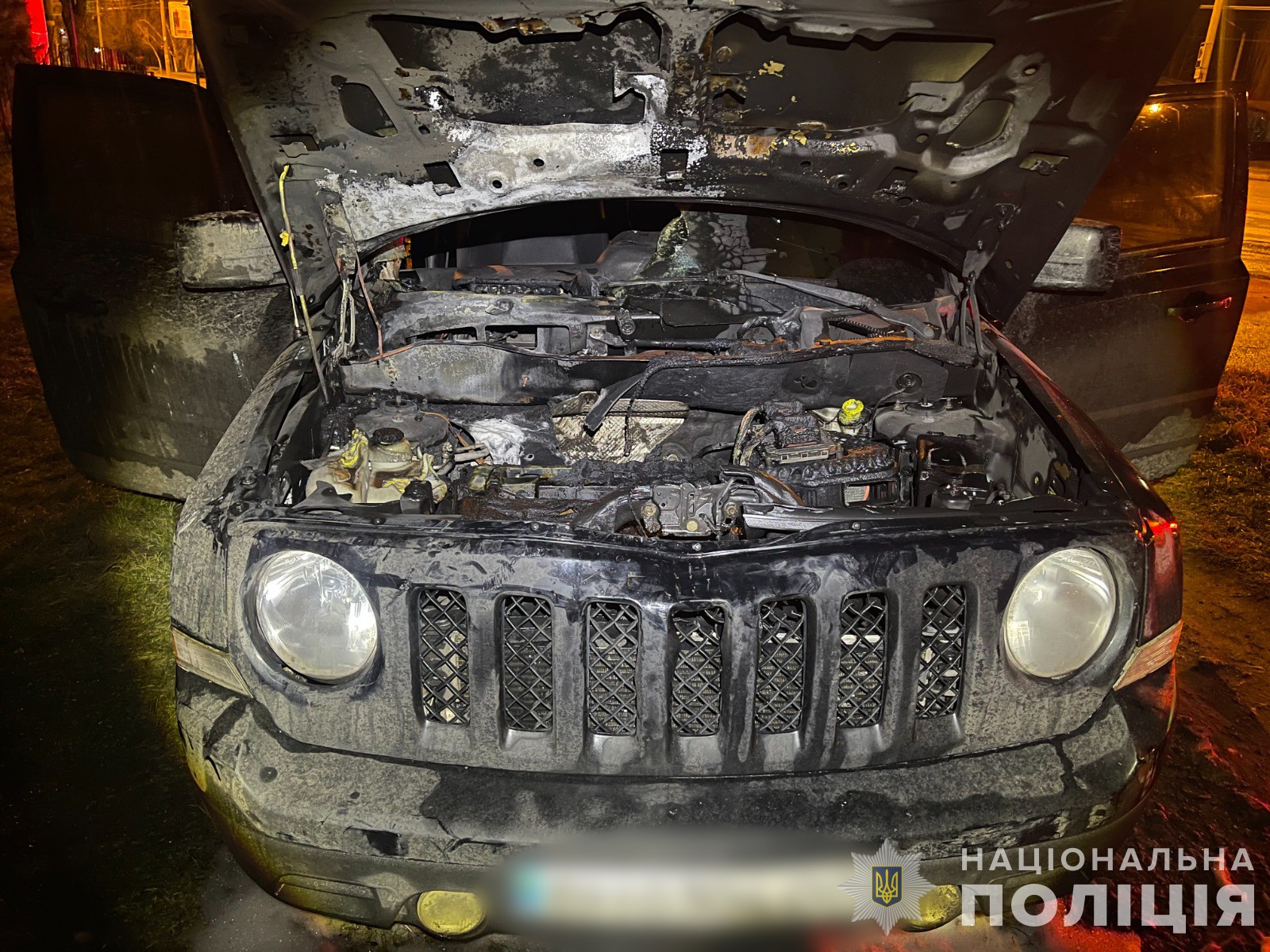Автомобіль військовослужбовця після підпалу.