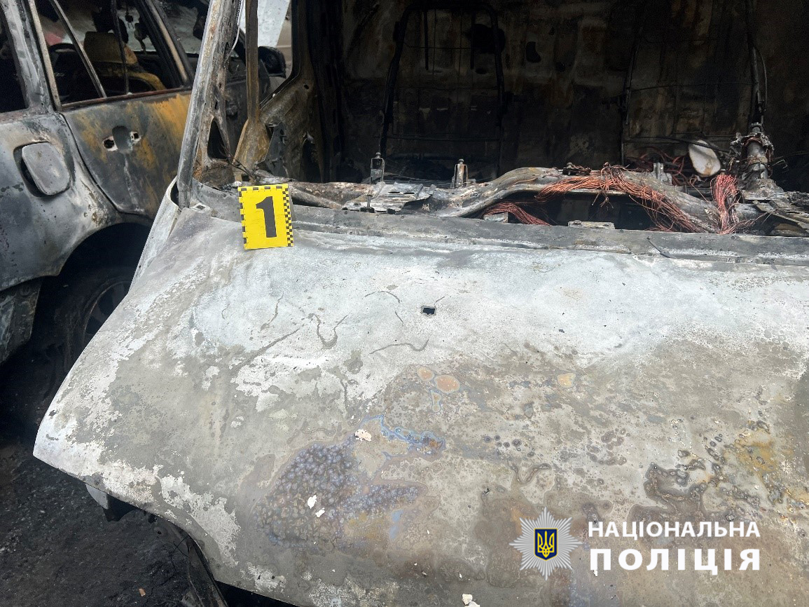 Автомобиль после поджога.