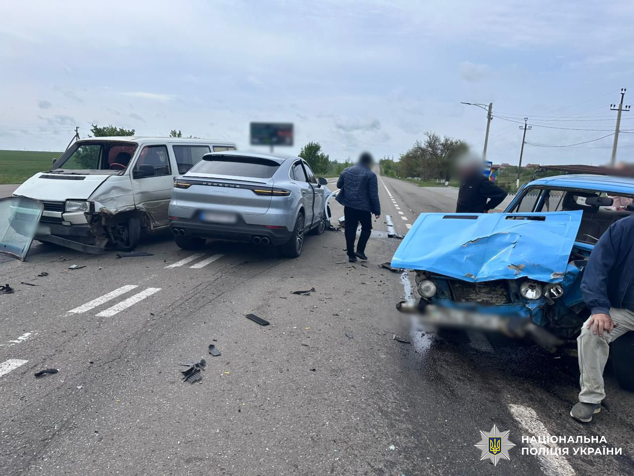 Автомобілі після зіткнення.