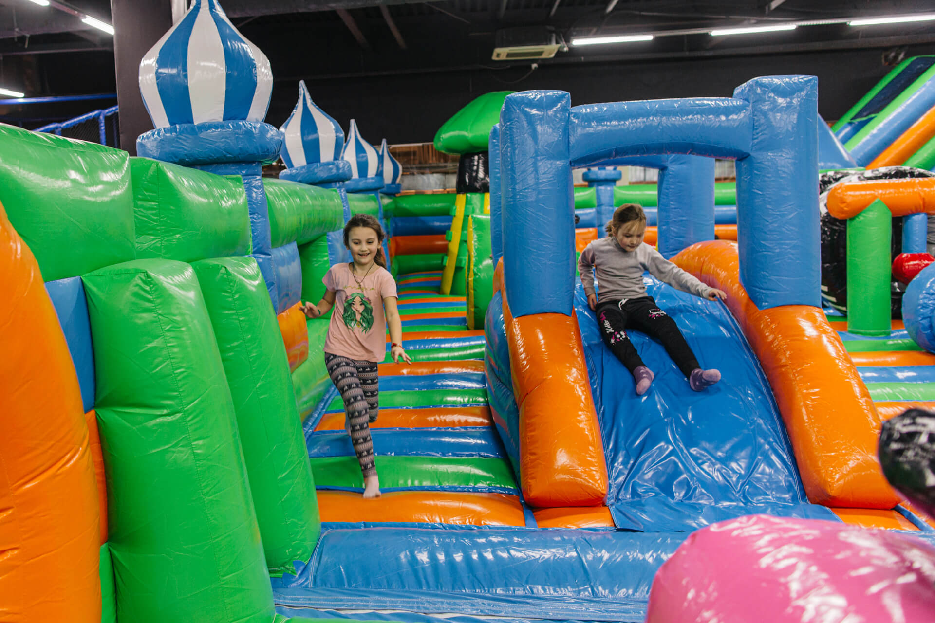 Розважальний комплекс Fly Kids.