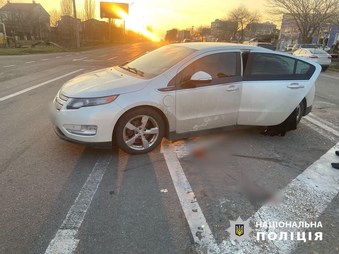 Автомобиль, который наехал на мальчика.