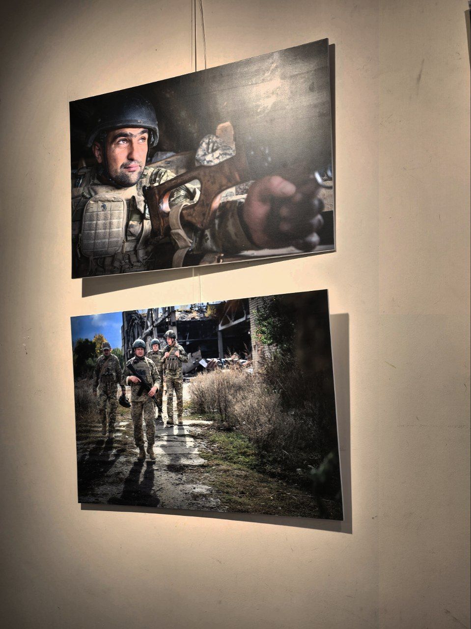 Фото с выставки Бориса Бухмана.