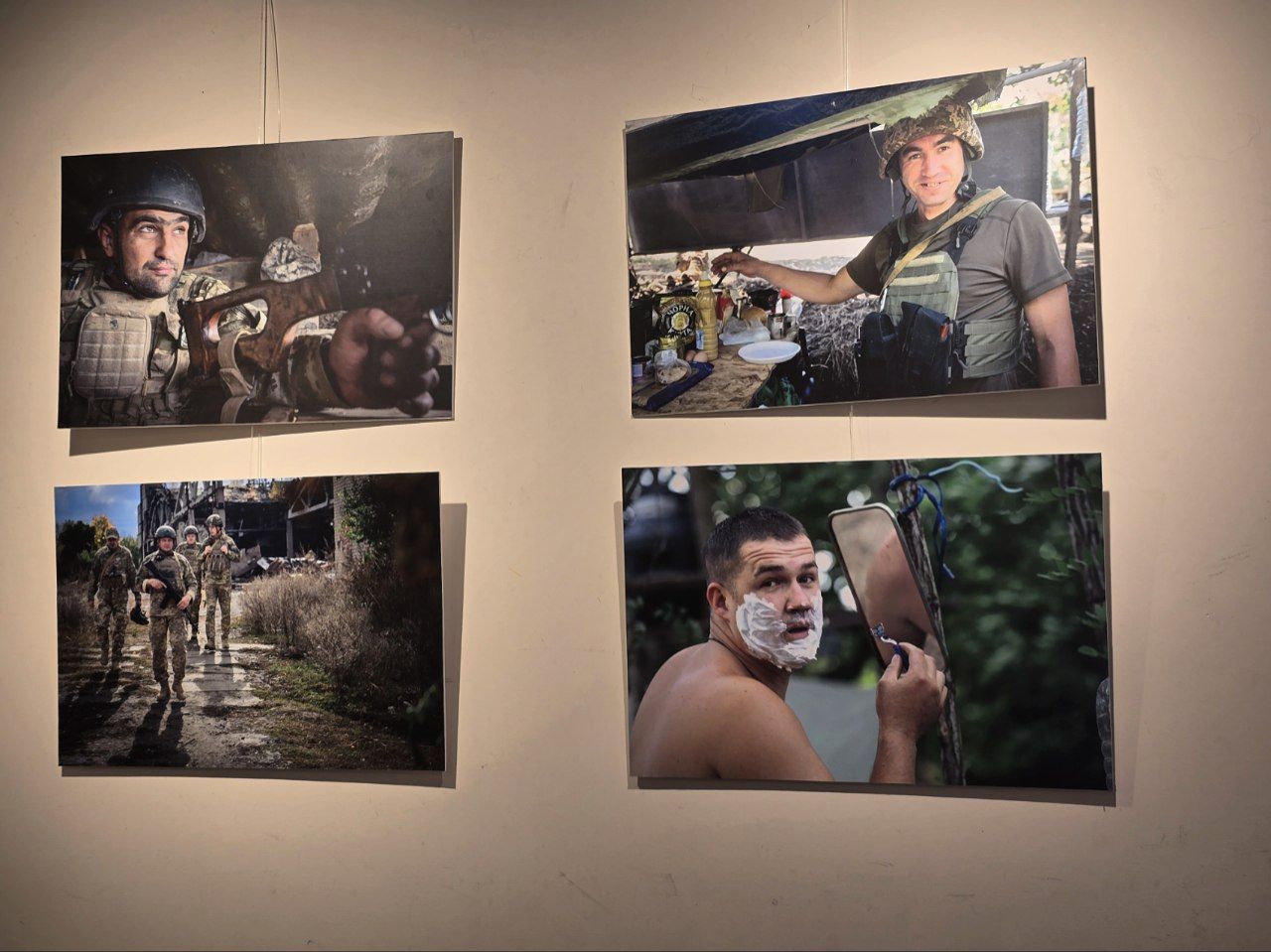 Фото с выставки Бориса Бухмана.