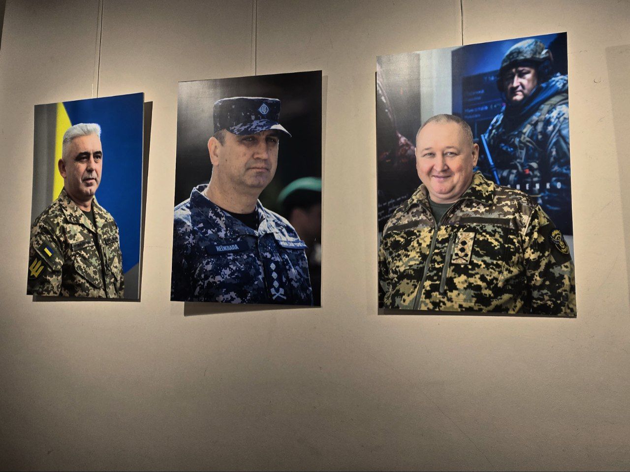 Фото с выставки Бориса Бухмана.