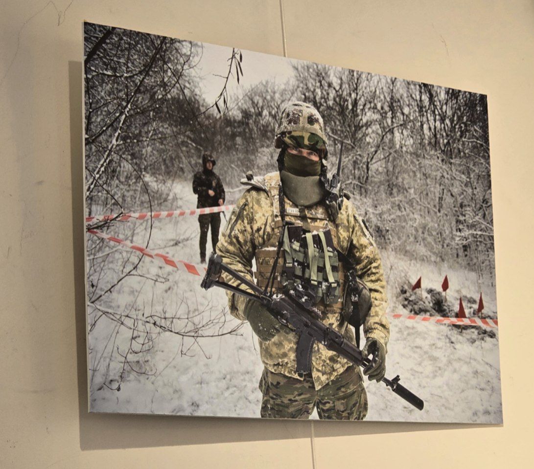 Фото с выставки Бориса Бухмана.