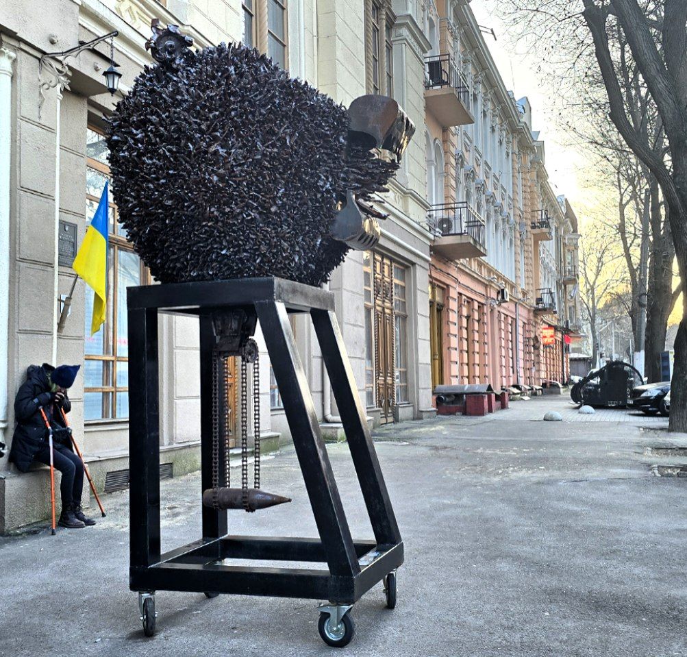 Композиция Михаила Ревы "Молох, зверь войны".