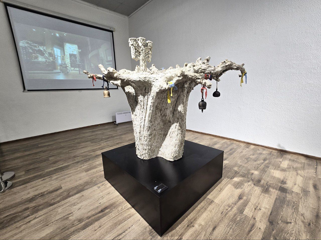 Работа с выставки Михаила Ревы.