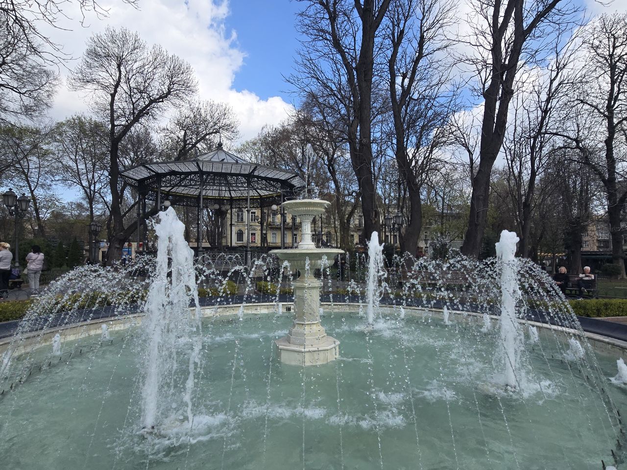 Фонтан у Міському саду.