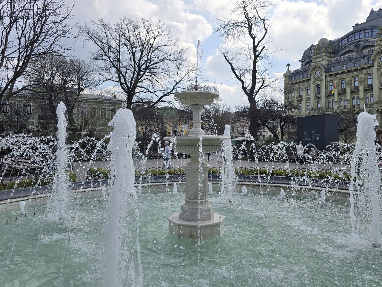 Фонтан у Міському саду.