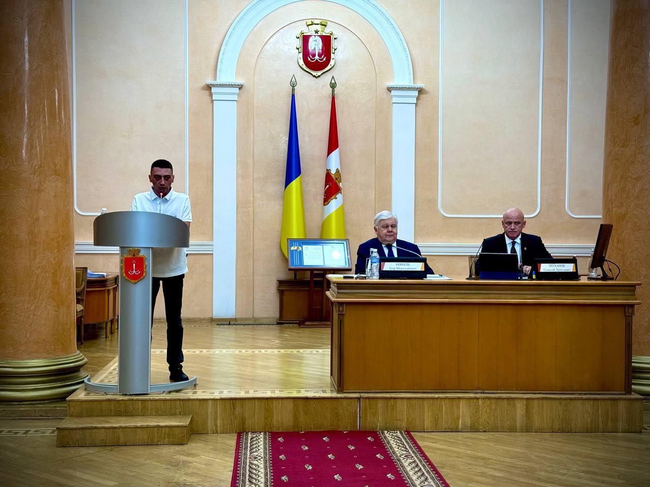 Сергей Коцюба во время сессии Одесского горсовета 2 июля 2025 года.